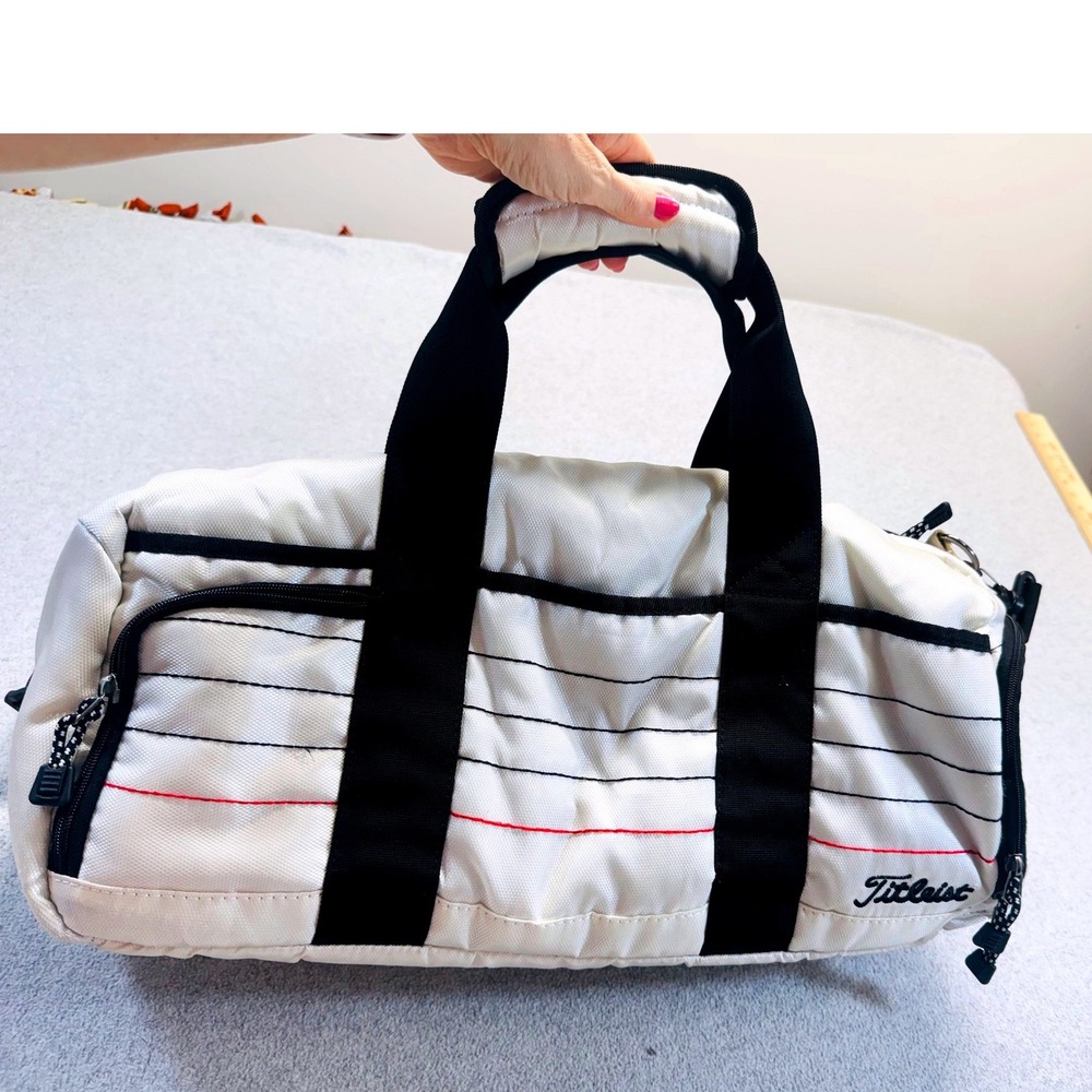 Titleist Duffel Bag Mens Large White Black Striped Golf Travel Gym Weekend Bag